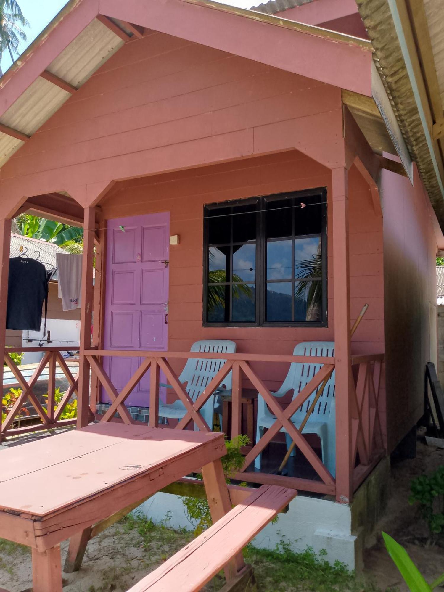 Barook Chalet Hotell Mersing Exteriör bild